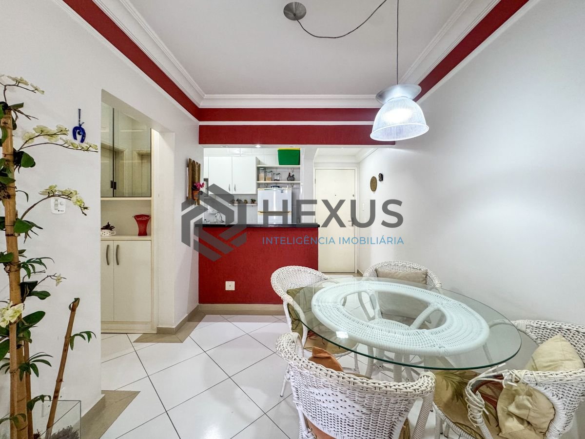 Foto 6 de Apartamento com varanda a 2 quadras da praia nas Pitangueiras, Guarujá