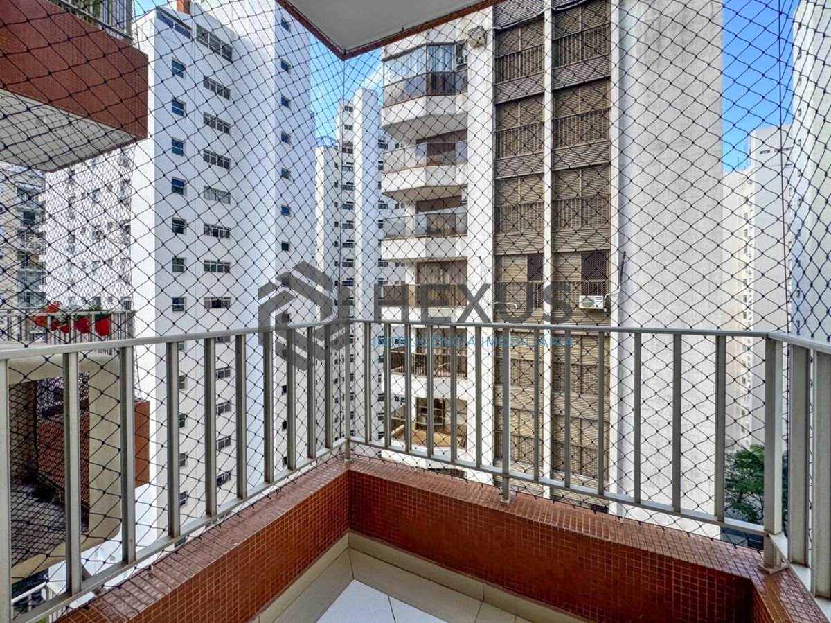 Foto 7 de Apartamento com varanda a 2 quadras da praia nas Pitangueiras, Guarujá