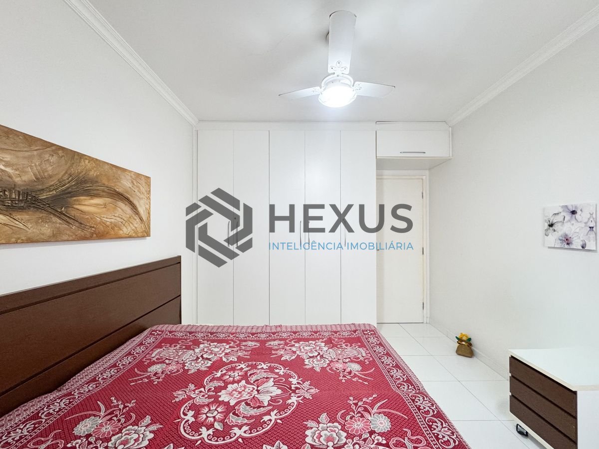 Foto 11 de Apartamento com varanda a 2 quadras da praia nas Pitangueiras, Guarujá