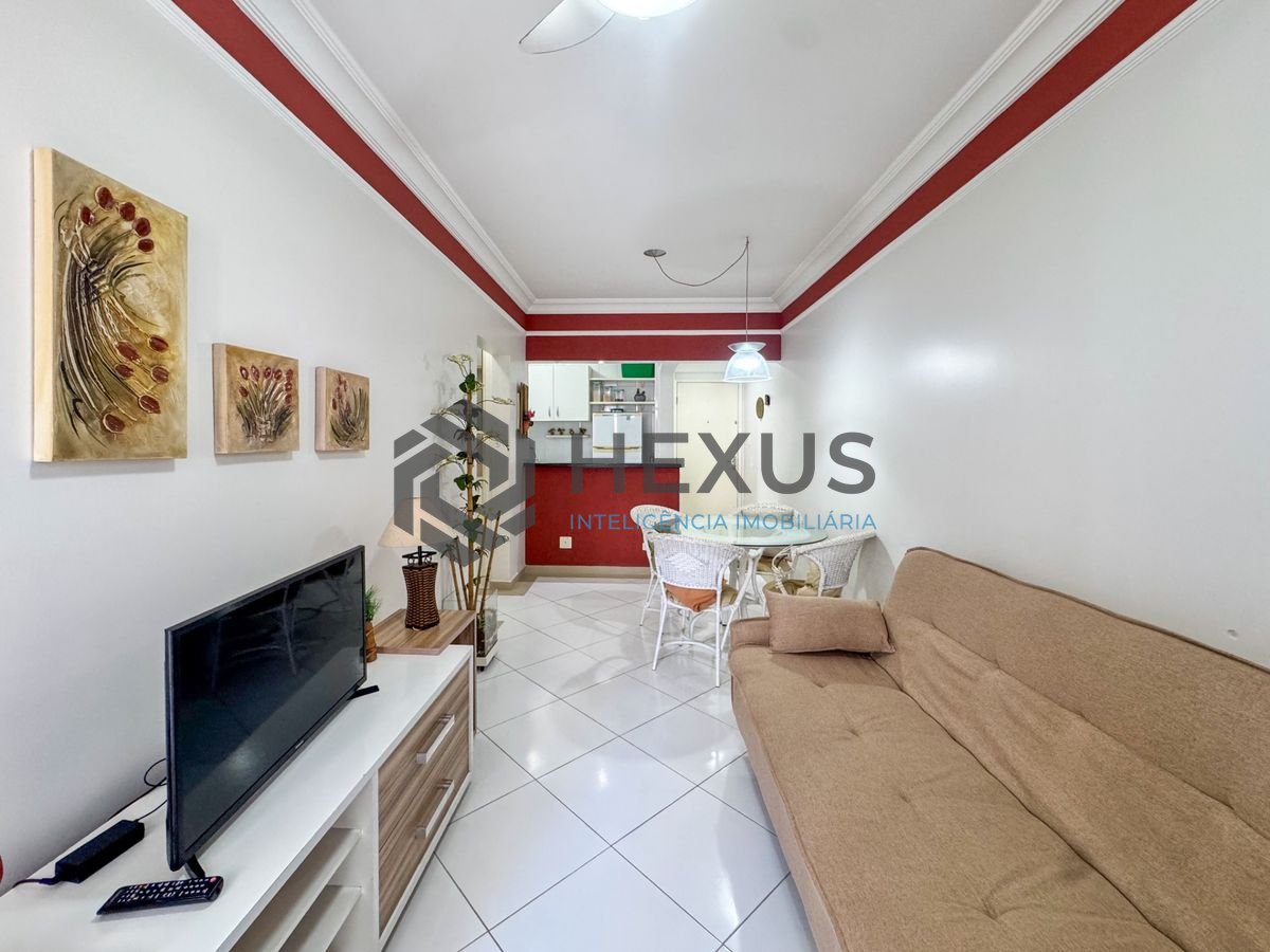 Foto 3 de Apartamento com varanda a 2 quadras da praia nas Pitangueiras, Guarujá