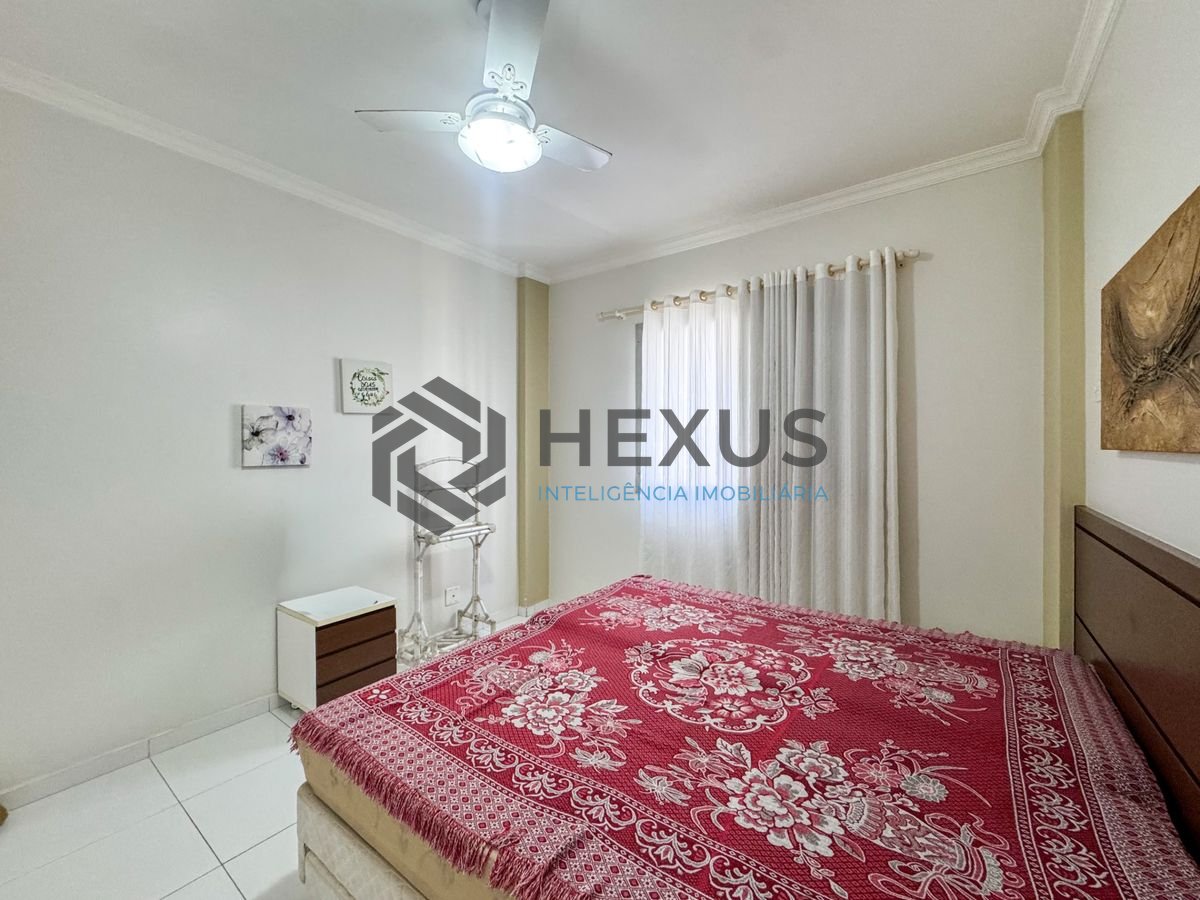 Foto 10 de Apartamento com varanda a 2 quadras da praia nas Pitangueiras, Guarujá