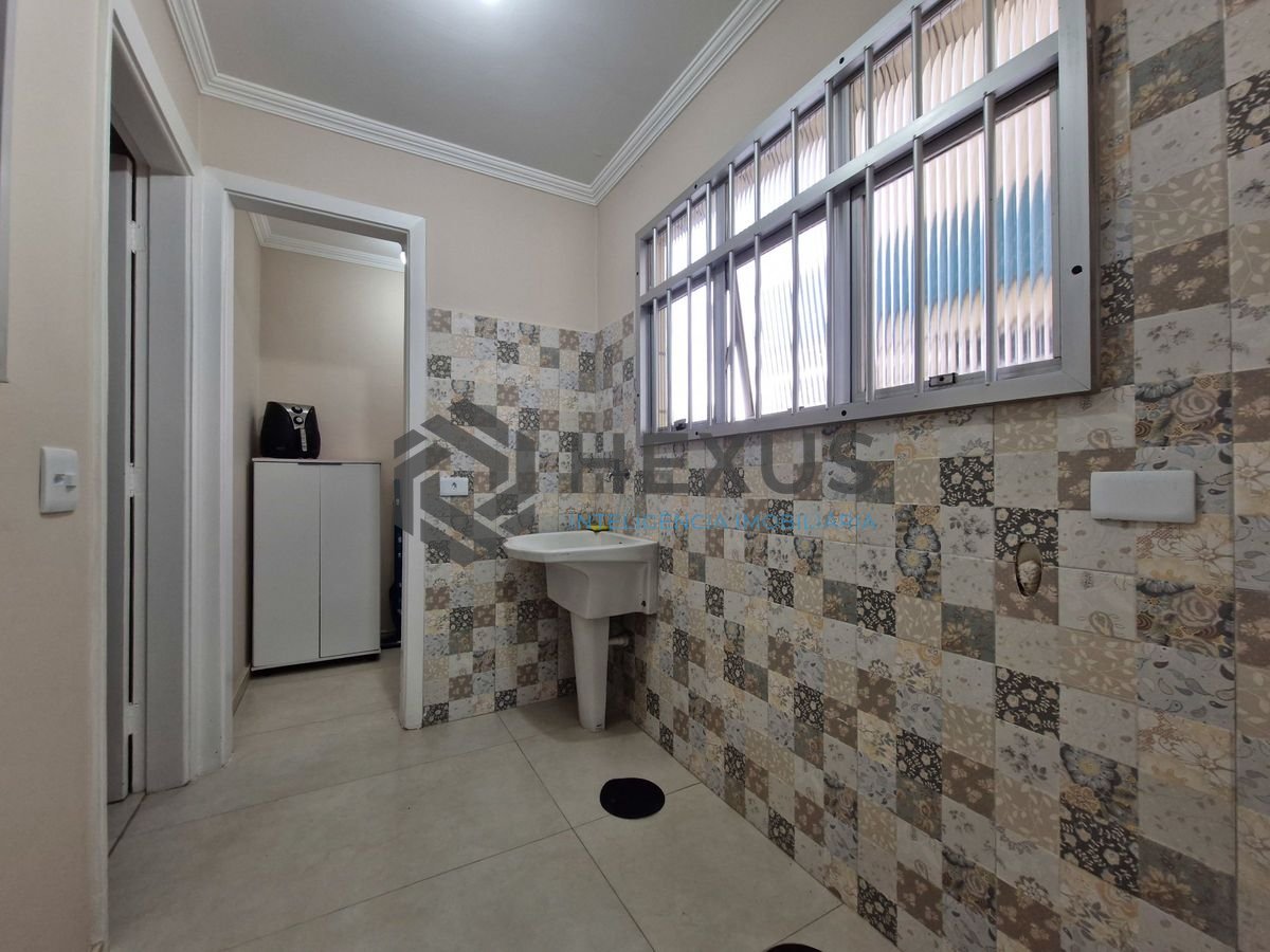 Foto 22 de Apartamento reformado e lazer a 500m da praia na região do Jardim Las Palmas no Jardim Astúrias, Guarujá
