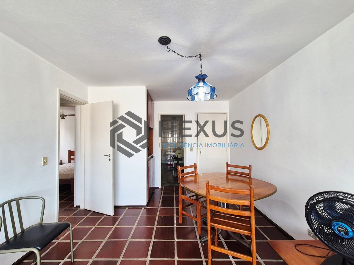 Foto 3 de Apartamento a 1 quadra da praia nas Pitangueiras, Guarujá