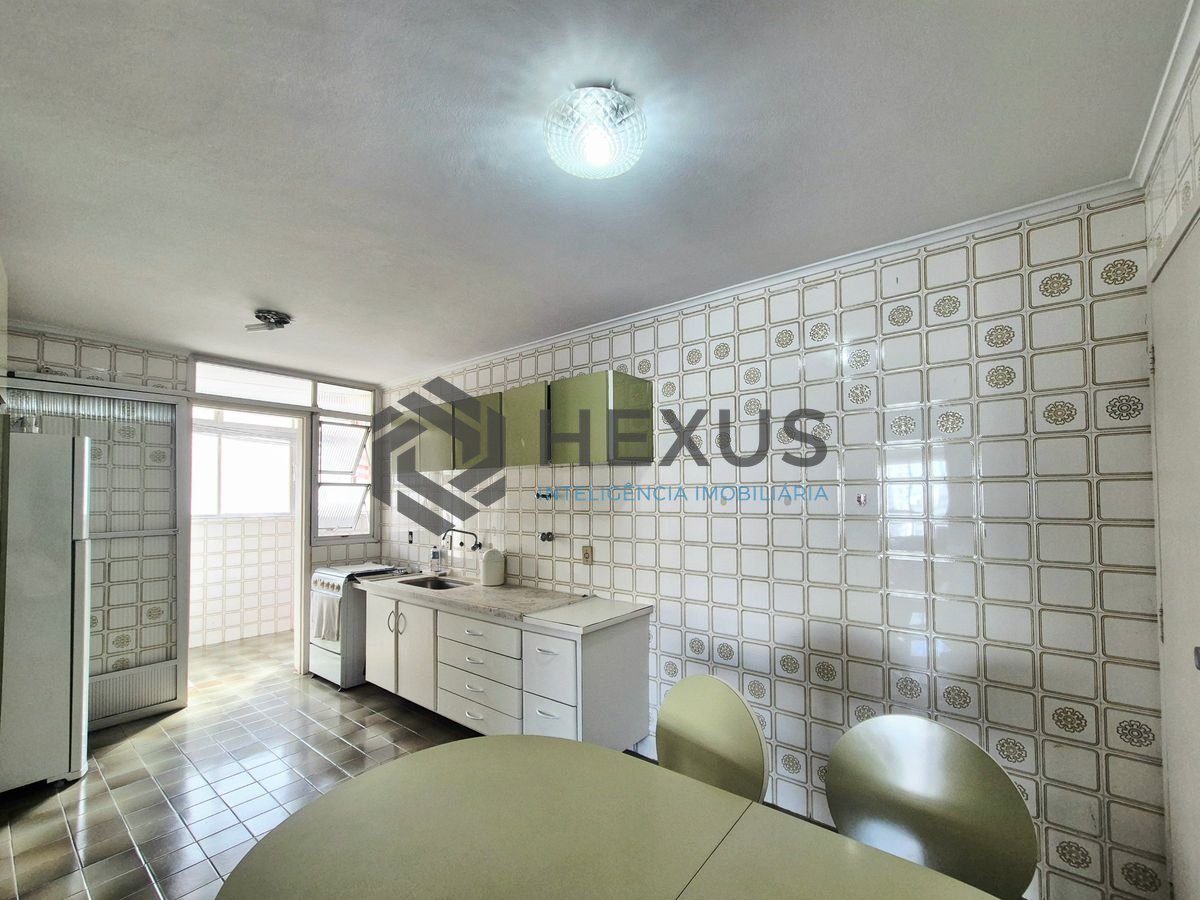 Foto 18 de Apartamento a 1 quadra da praia nas Pitangueiras, Guarujá