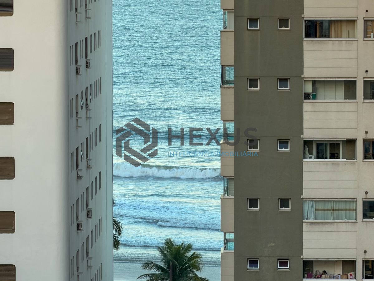 Foto 2 de Apartamento com varanda vista mar e lazer a 150m da praia na região no Jardim Astúrias, Guarujá