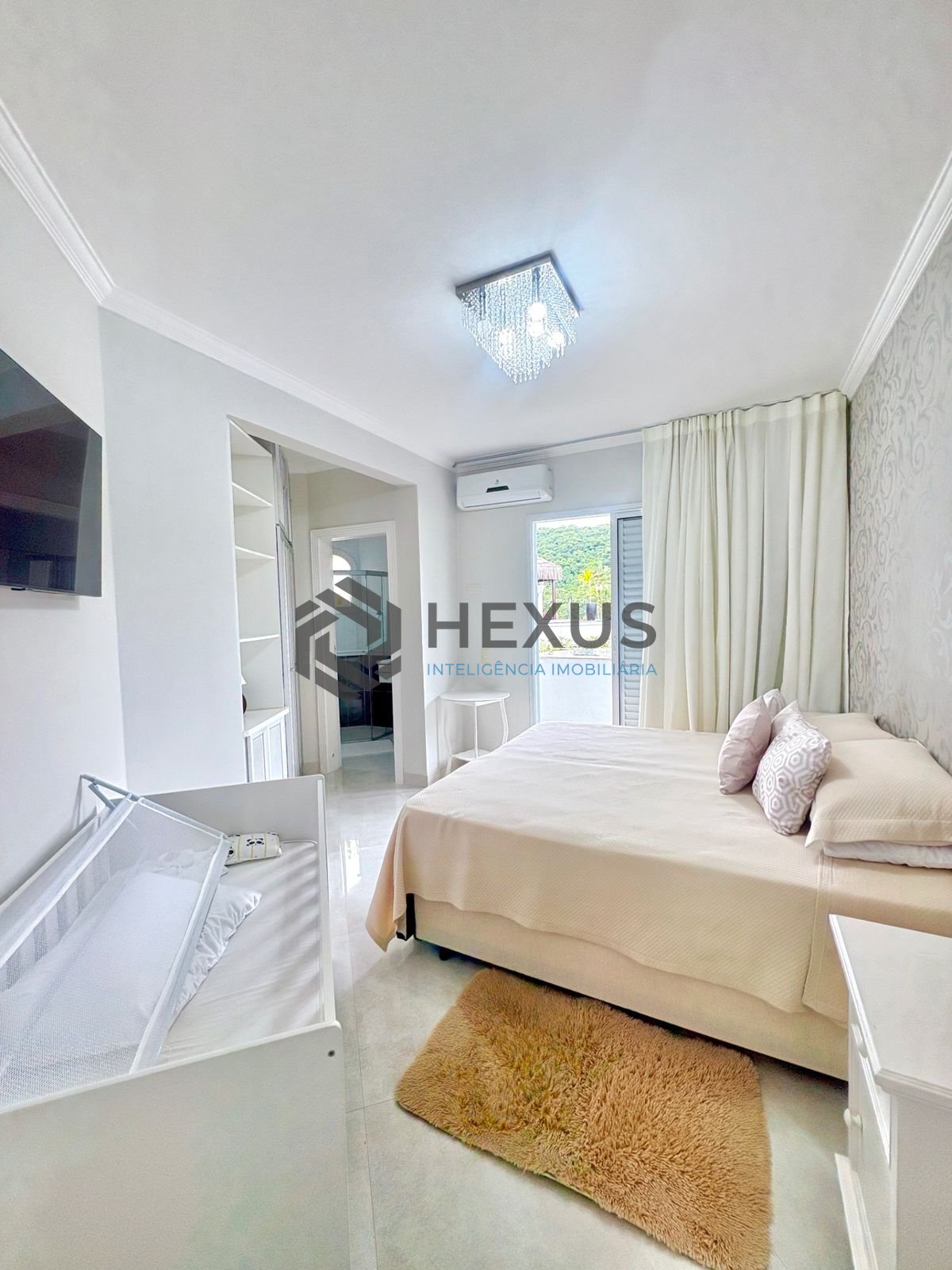 Foto 56 de Casa reformada com piscina e área gourmet no Jardim Acapulco, Guarujá