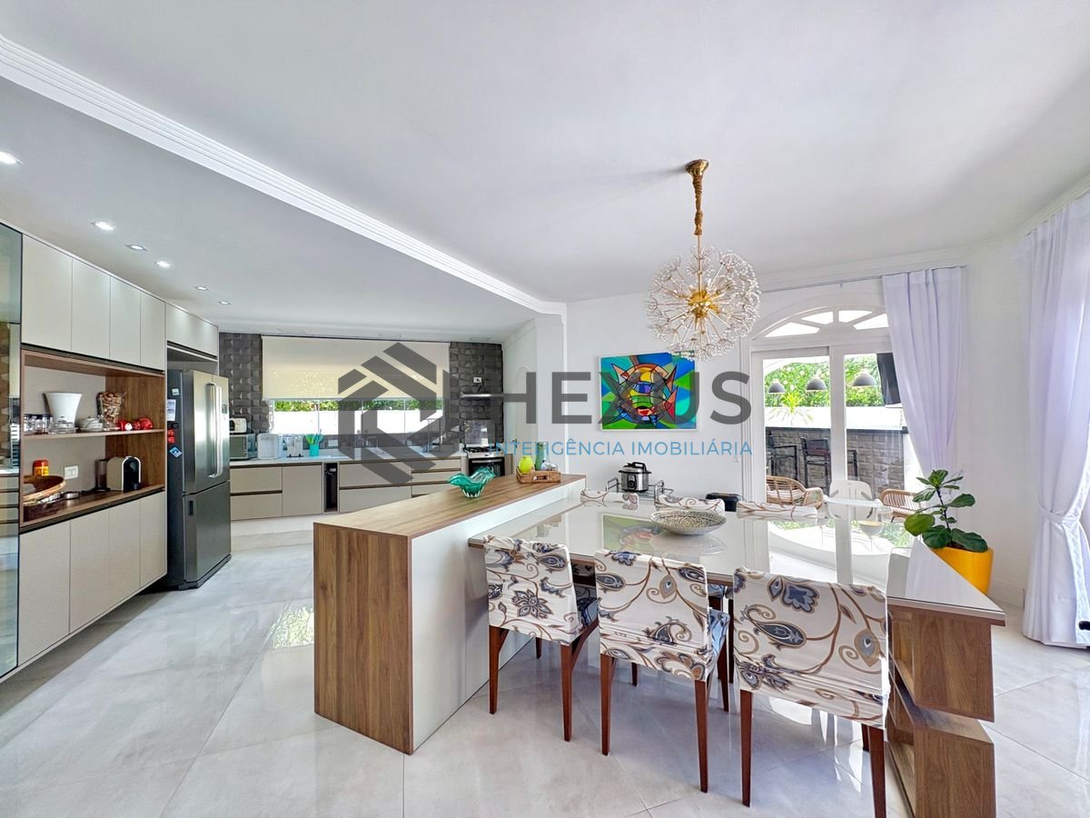 Foto 24 de Casa reformada com piscina e área gourmet no Jardim Acapulco, Guarujá