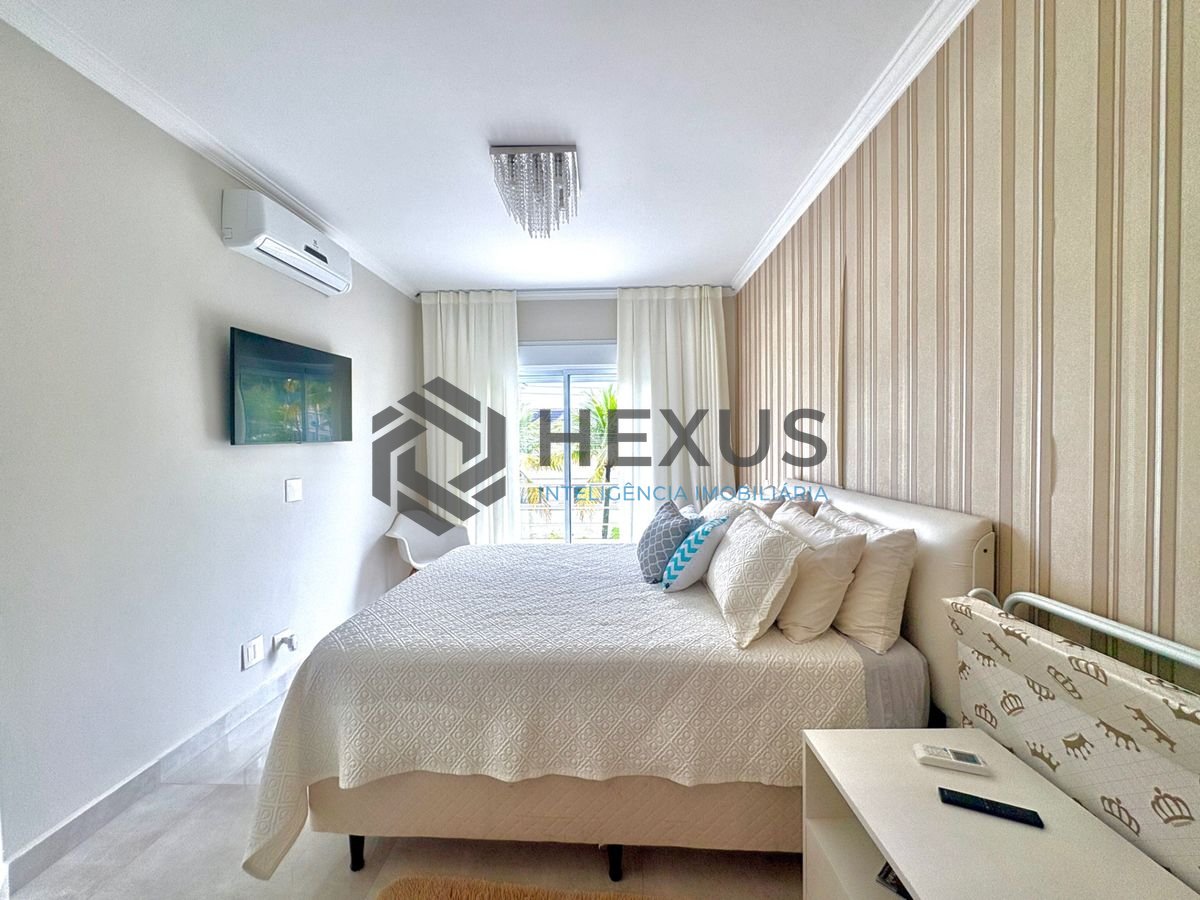 Foto 27 de Casa reformada com piscina e área gourmet no Jardim Acapulco, Guarujá