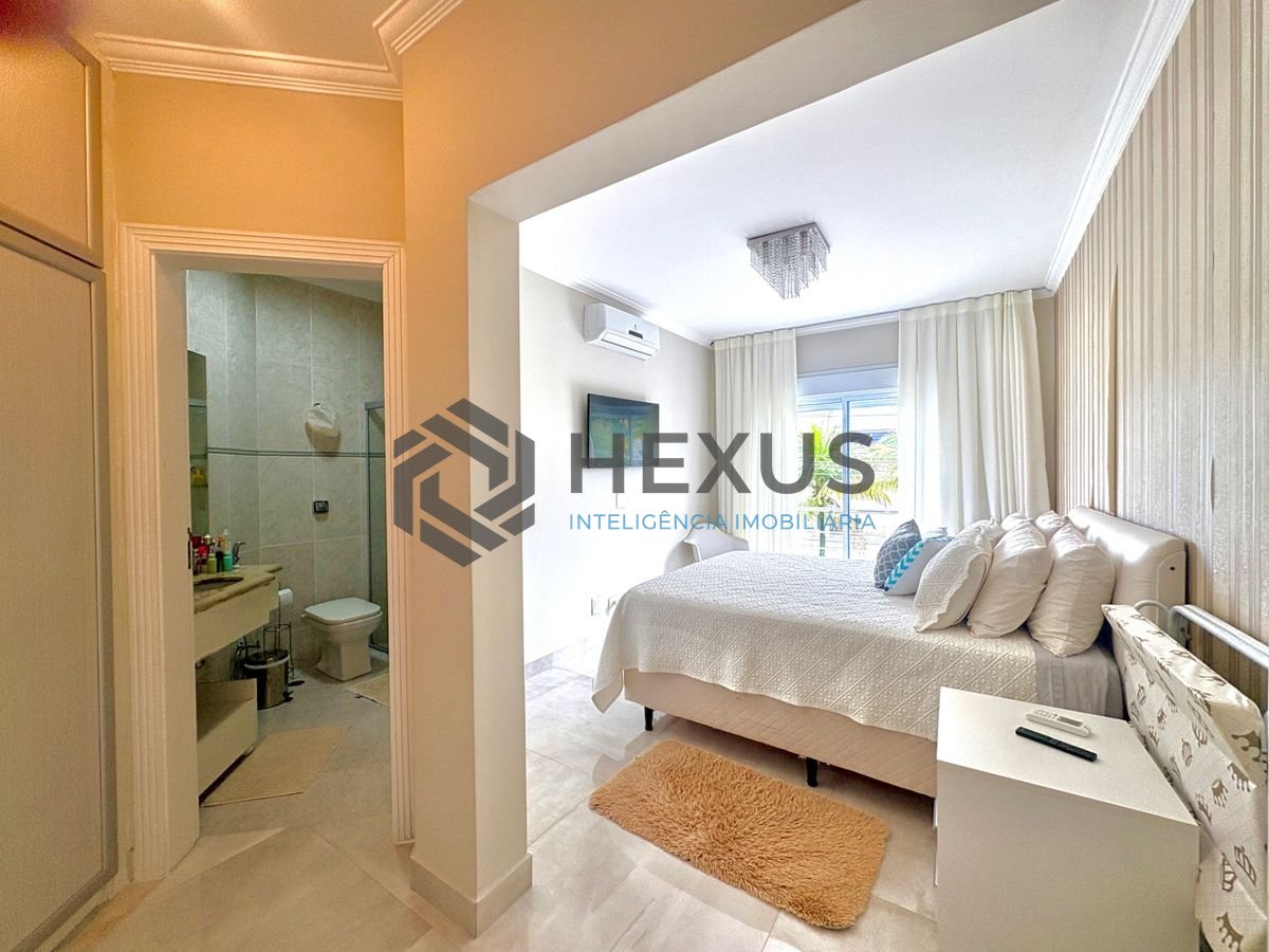 Foto 26 de Casa reformada com piscina e área gourmet no Jardim Acapulco, Guarujá