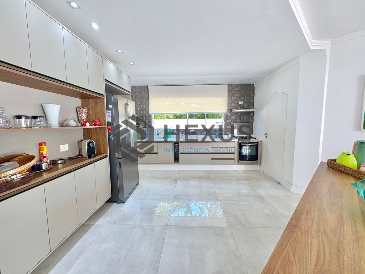 Foto 25 de Casa reformada com piscina e área gourmet no Jardim Acapulco, Guarujá