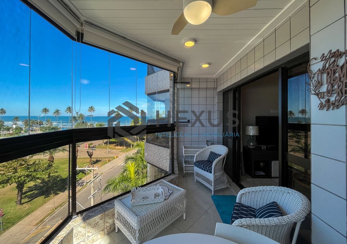 Foto 14 de Apartamento com varanda e lazer na beira mar da Praia da Enseada, Guaruja