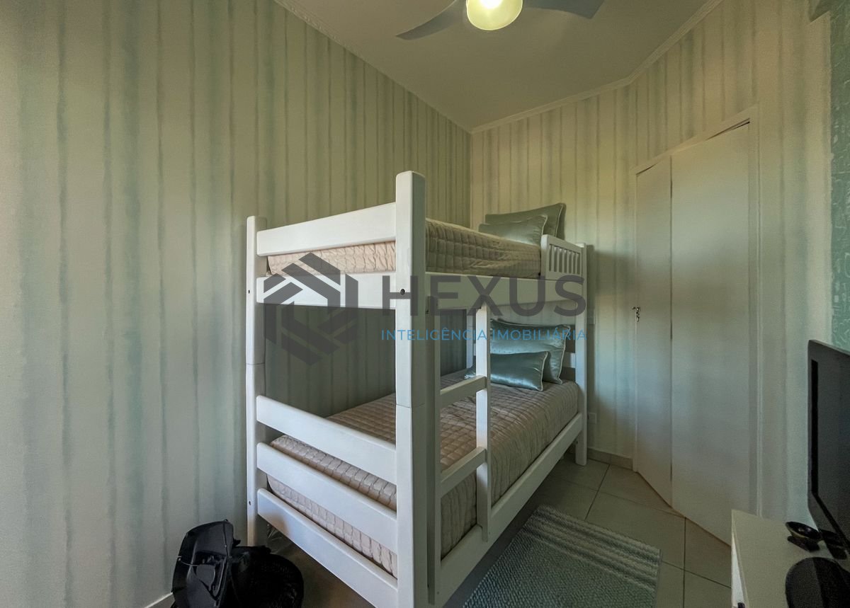 Foto 18 de Apartamento com varanda e lazer na beira mar da Praia da Enseada, Guaruja