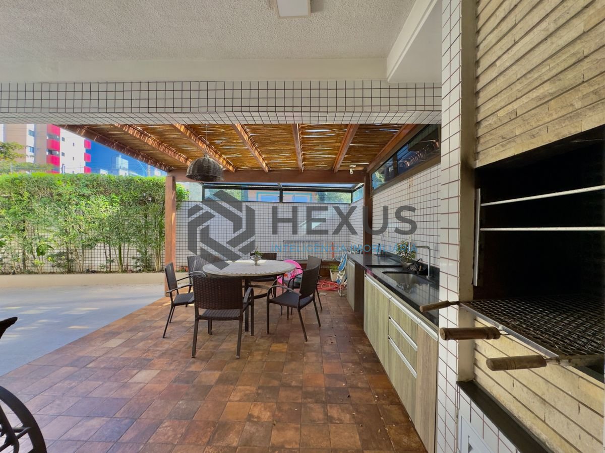 Foto 5 de Apartamento reformado com varanda gourmet e lazer na beira mar no Tombo, Guarujá