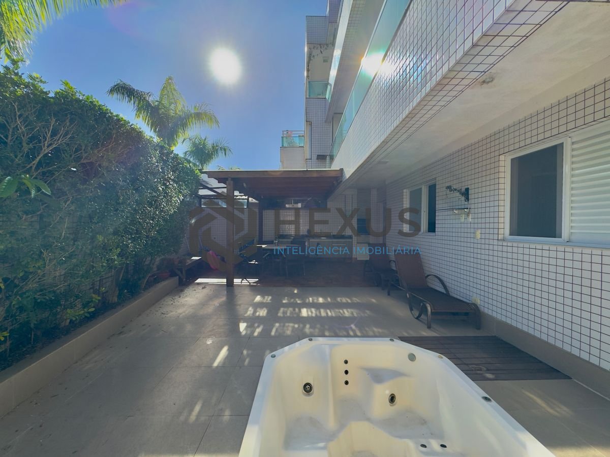Foto 8 de Apartamento reformado com varanda gourmet e lazer na beira mar no Tombo, Guarujá