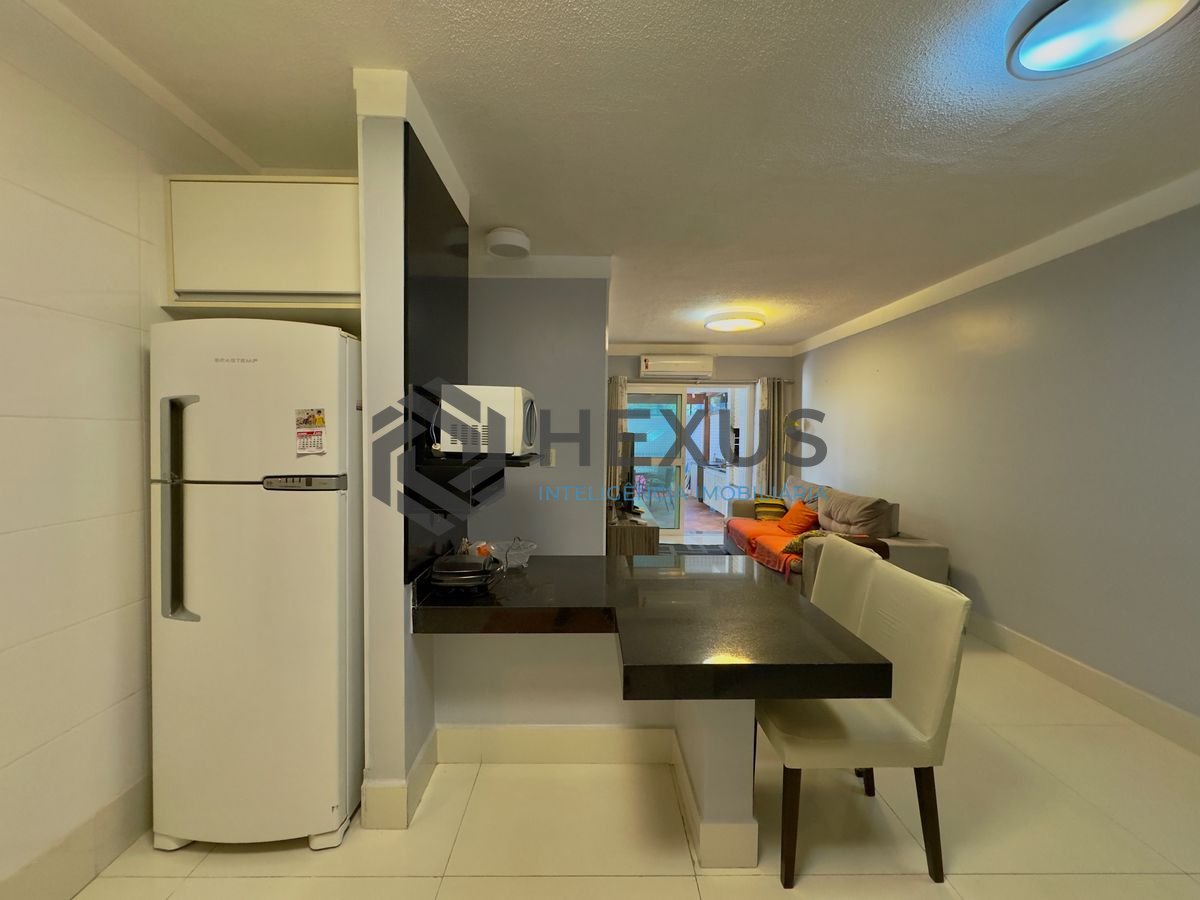 Foto 18 de Apartamento reformado com varanda gourmet e lazer na beira mar no Tombo, Guarujá