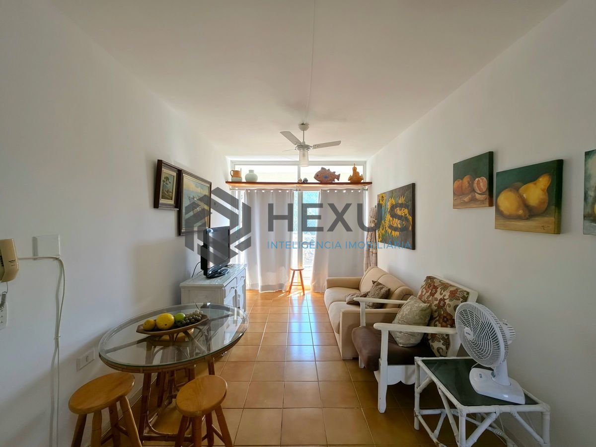 Foto 2 de Apartamento com varanda e lazer a 2 quadras da praia nas Pitangueiras, Guarujá