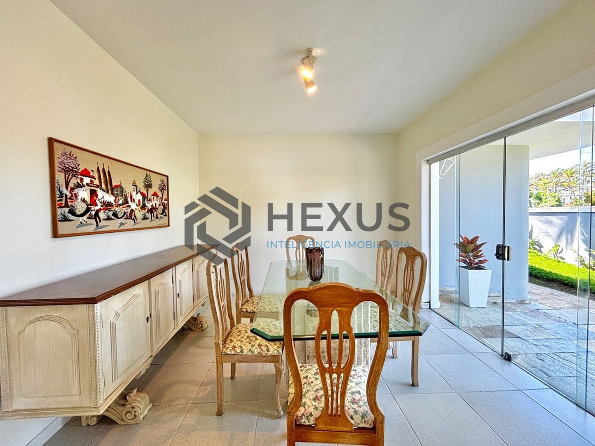 Foto 9 de Casa reformada com piscina e área gourmet no Jardim Acapulco, Guarujá