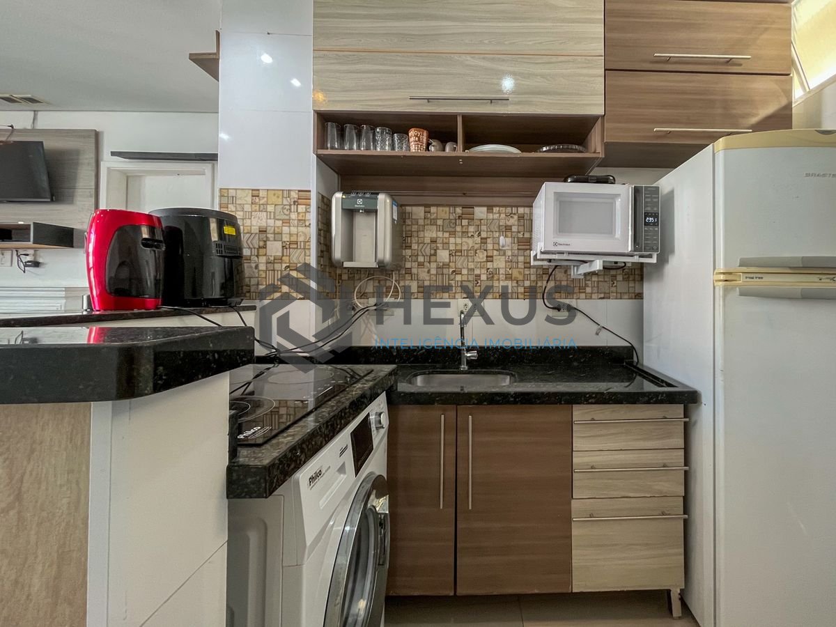 Foto 11 de Apartamento com varanda vista mar e lazer a 1 quadra da praia nas Pitangueiras, Guarujá