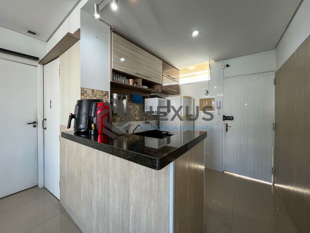 Foto 13 de Apartamento com varanda vista mar e lazer a 1 quadra da praia nas Pitangueiras, Guarujá