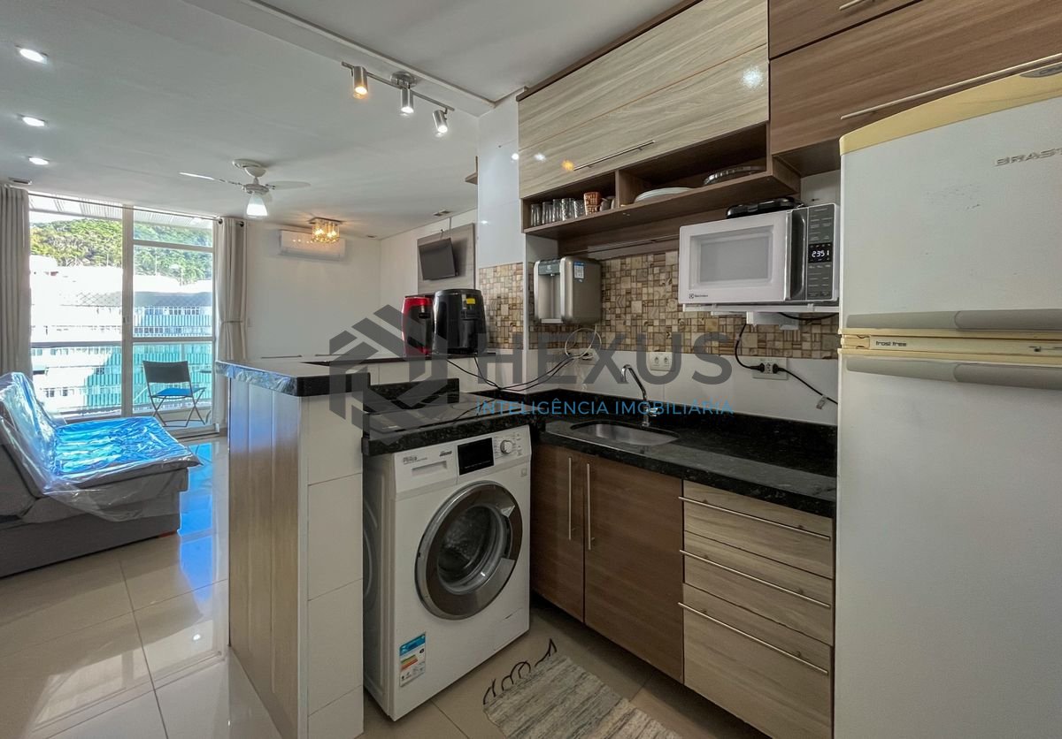 Foto 10 de Apartamento com varanda vista mar e lazer a 1 quadra da praia nas Pitangueiras, Guarujá