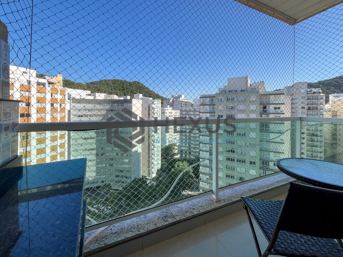 Foto 5 de Apartamento com varanda vista mar e lazer a 1 quadra da praia nas Pitangueiras, Guarujá