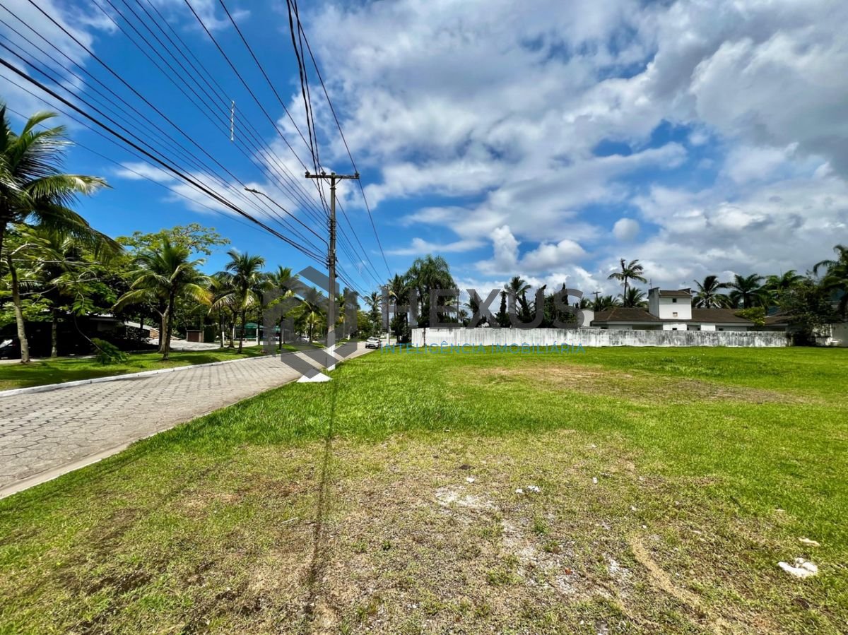 Foto 4 de Terreno de 3 Lotes no Jardim Acapulco à venda Guarujá-SP.