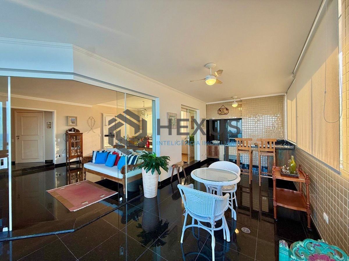 Foto 11 de Apartamento reformado com varanda vista mar e lazer na beira mar no Morro Sorocotuba na Enseada, Guarujá