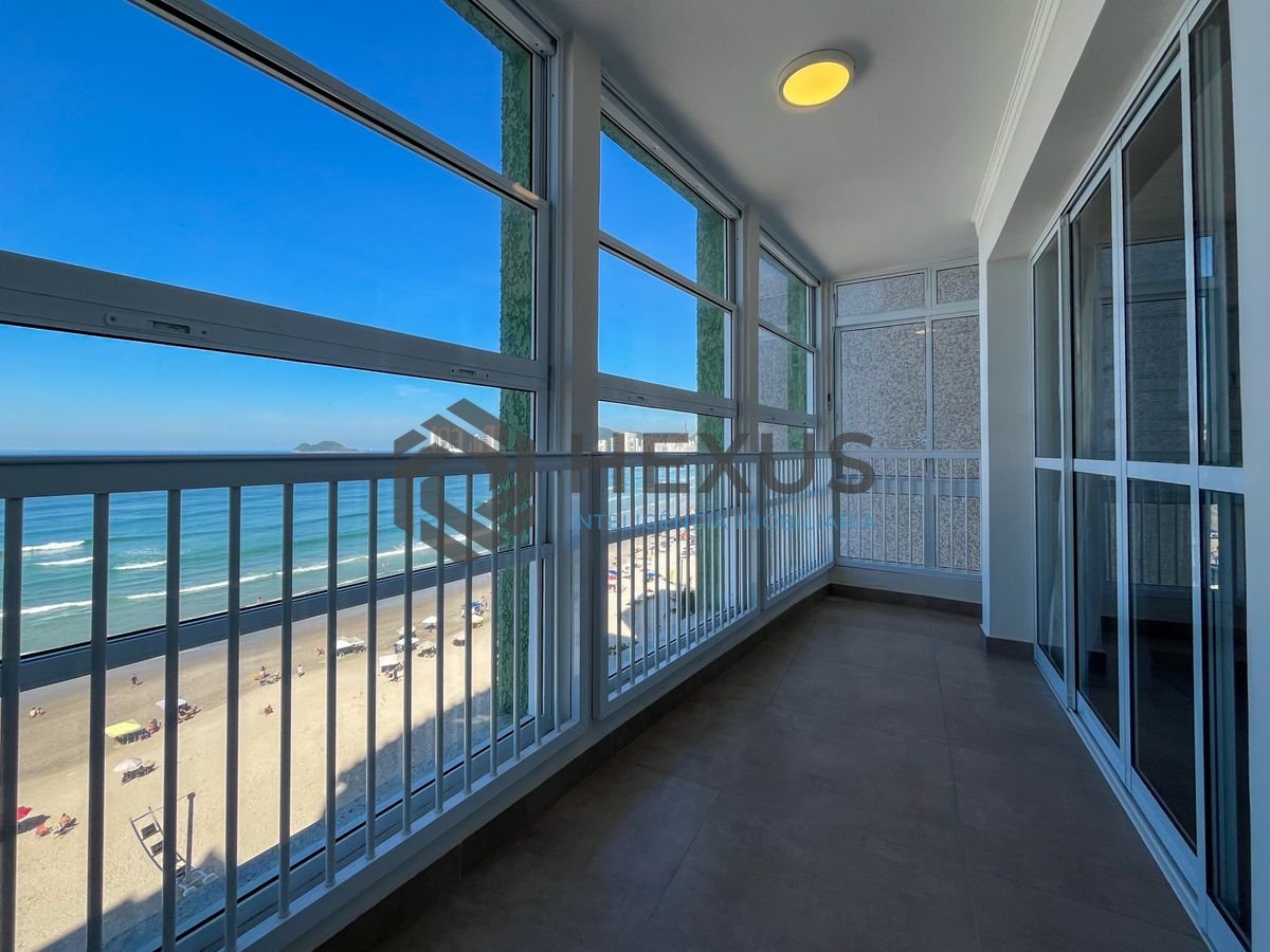 Foto 4 de Apartamento frente mar com varanda vista mar e lazer nas Pitangueiras, Guarujá
