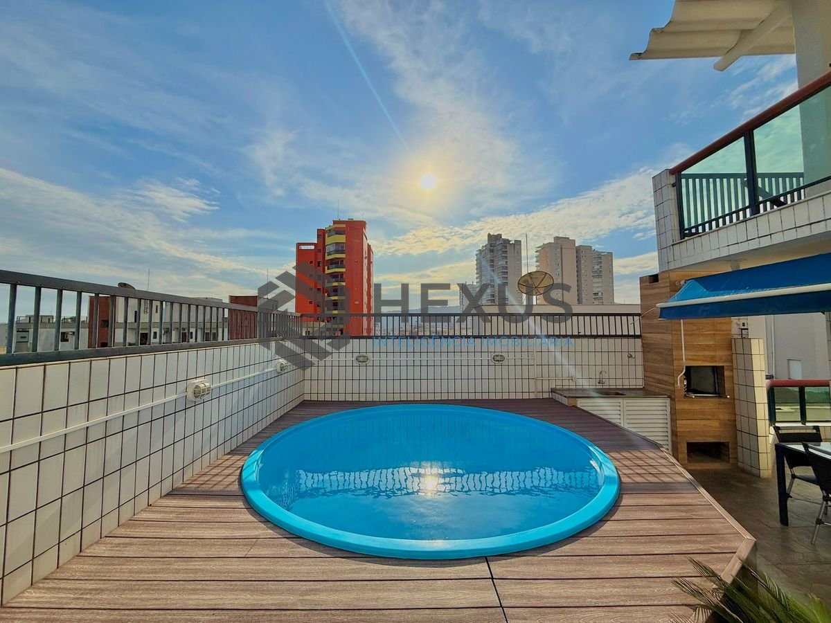 Foto 7 de Cobertura Duplex reformado com varanda vista mar e lazer a 300m da praia na Enseada, Guarujá