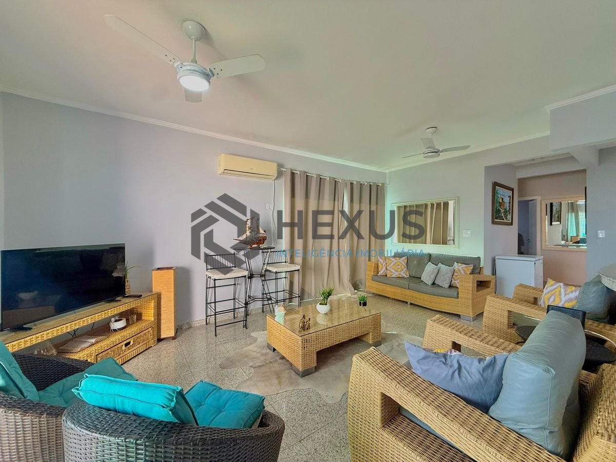 Foto 15 de Cobertura Duplex reformado com varanda vista mar e lazer a 300m da praia na Enseada, Guarujá