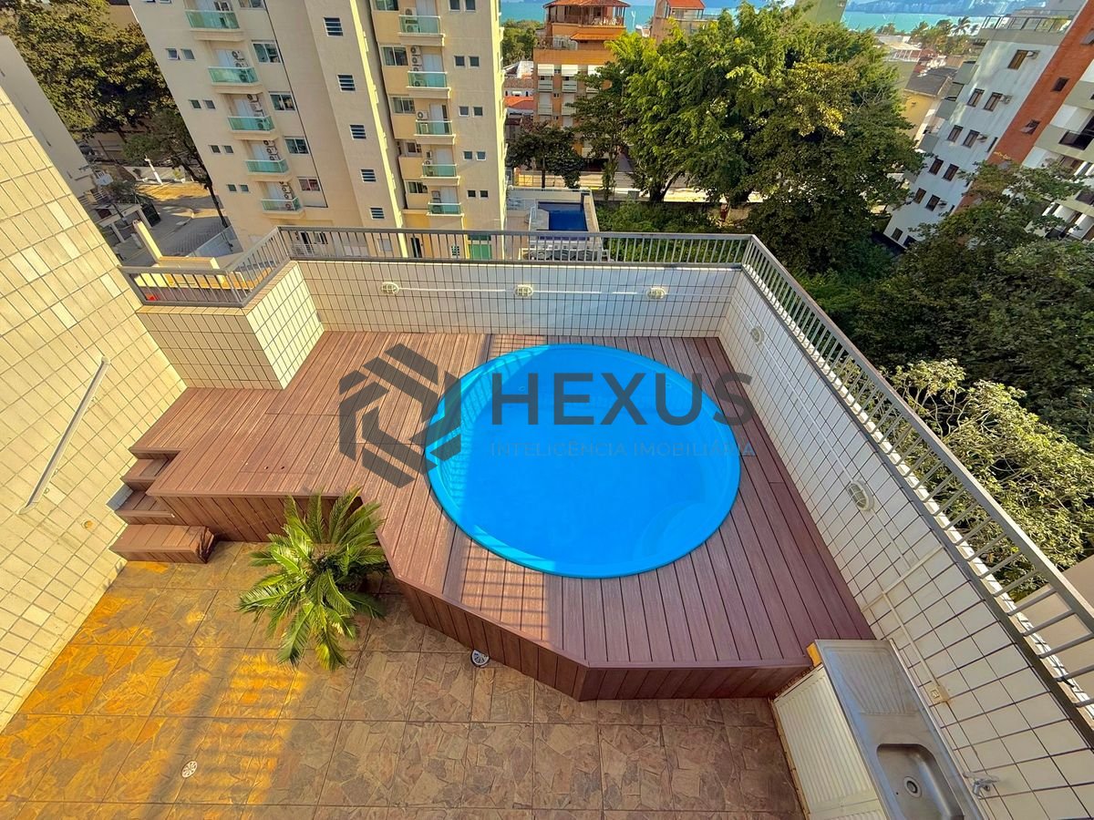 Foto 10 de Cobertura Duplex reformado com varanda vista mar e lazer a 300m da praia na Enseada, Guarujá