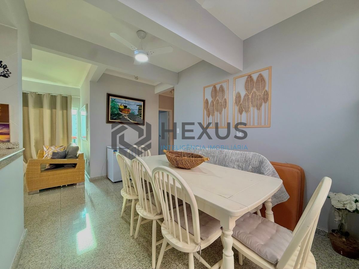 Foto 20 de Cobertura Duplex reformado com varanda vista mar e lazer a 300m da praia na Enseada, Guarujá