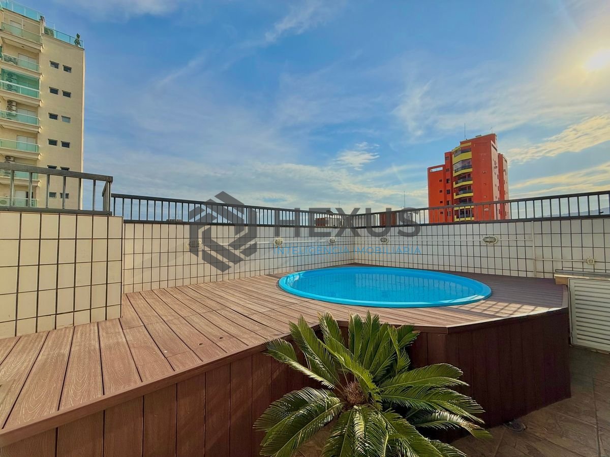 Foto 6 de Cobertura Duplex reformado com varanda vista mar e lazer a 300m da praia na Enseada, Guarujá