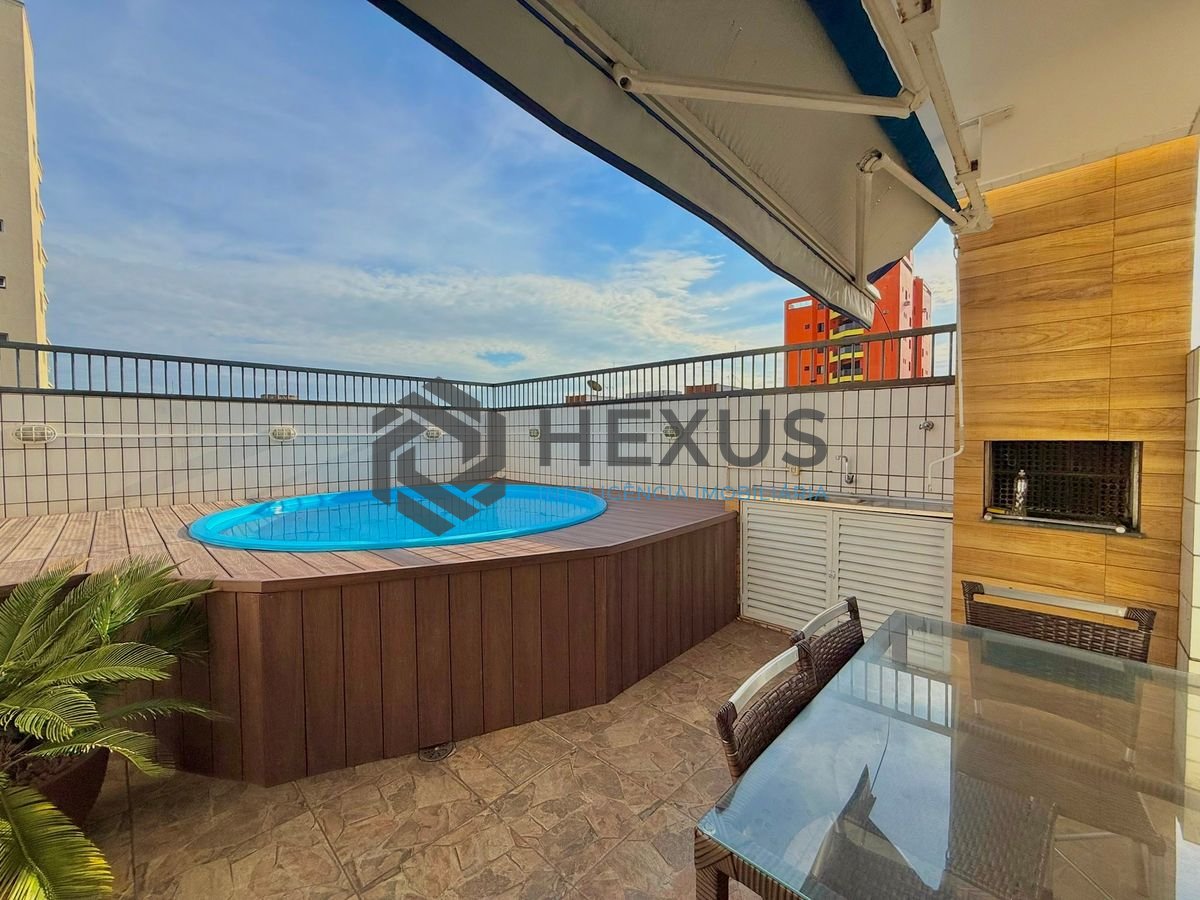 Foto 5 de Cobertura Duplex reformado com varanda vista mar e lazer a 300m da praia na Enseada, Guarujá