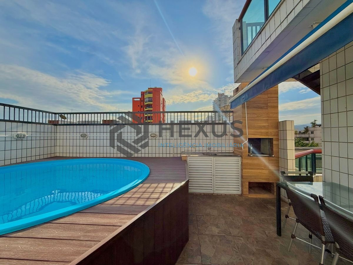 Foto 2 de Cobertura Duplex reformado com varanda vista mar e lazer a 300m da praia na Enseada, Guarujá