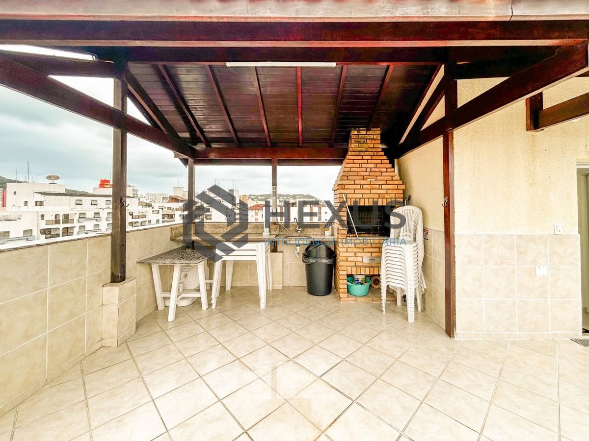 Foto 18 de Apartamento reformado com varanda e lazer a 200m da praia na região do Tortugas na Enseada, Guarujá