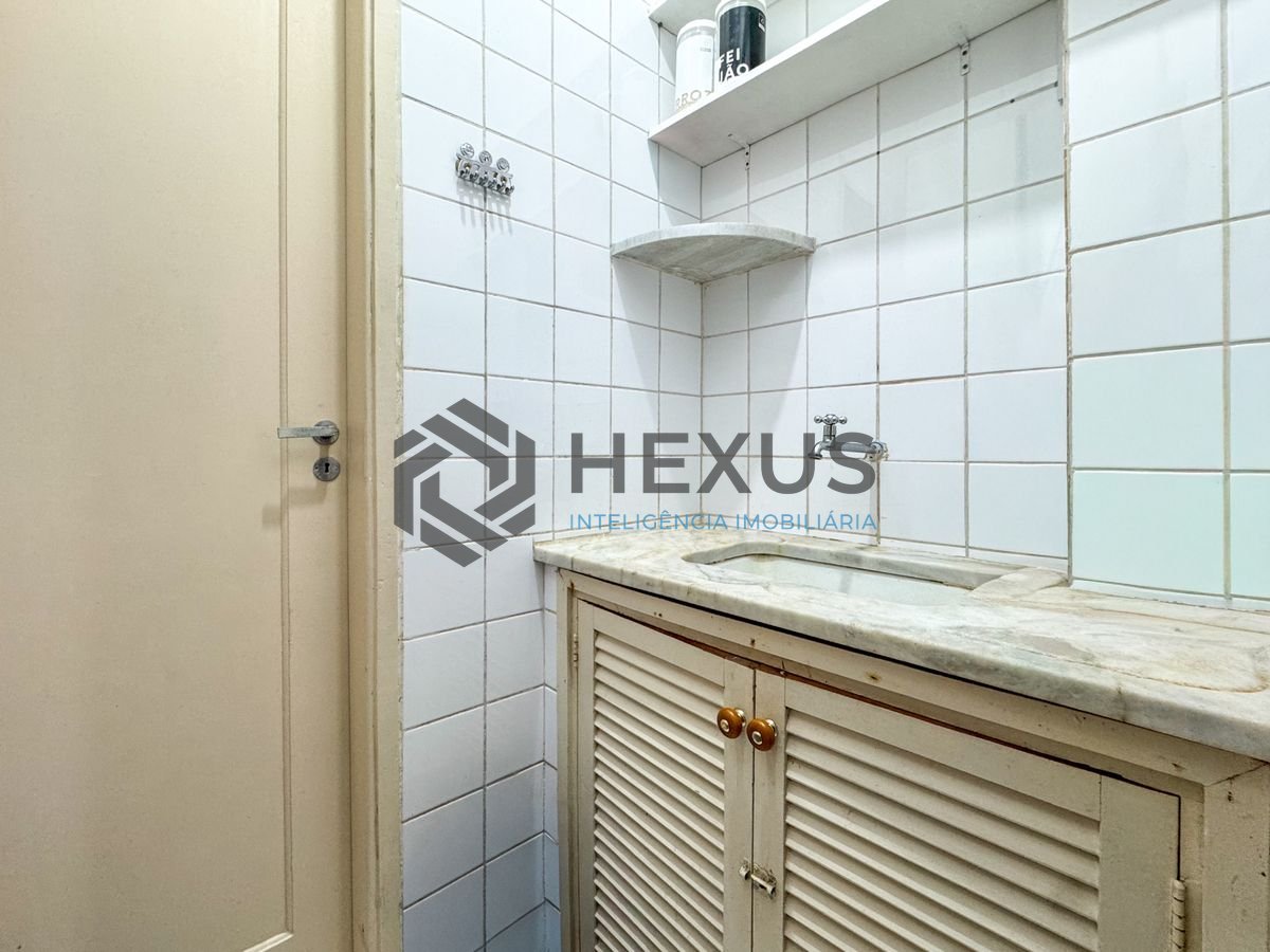 Foto 10 de Apartamento a 1 quadra da praia na região da Barra Funda nas Pitangueiras, Guarujá