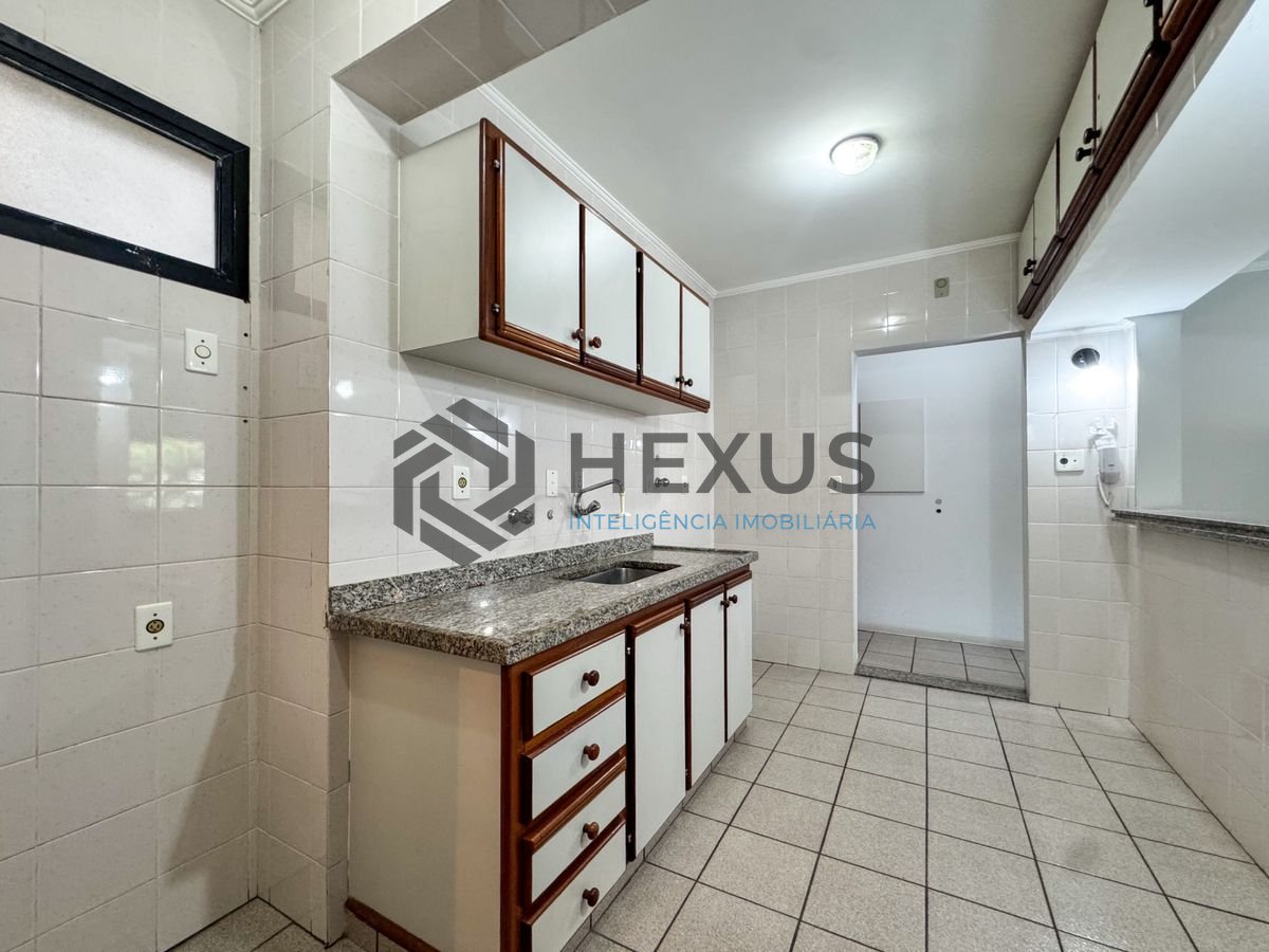 Foto 29 de Apartamento com varanda a 450m da praia no Jardim Astúrias, Guarujá