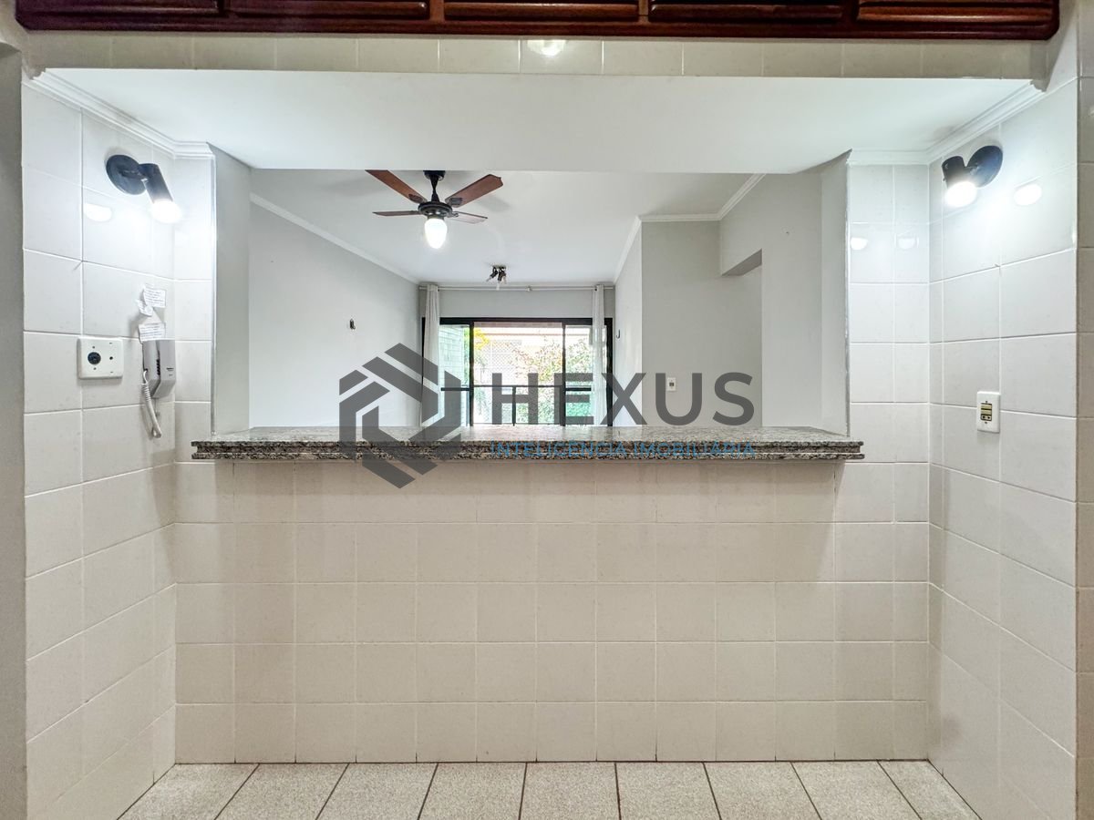 Foto 28 de Apartamento com varanda a 450m da praia no Jardim Astúrias, Guarujá