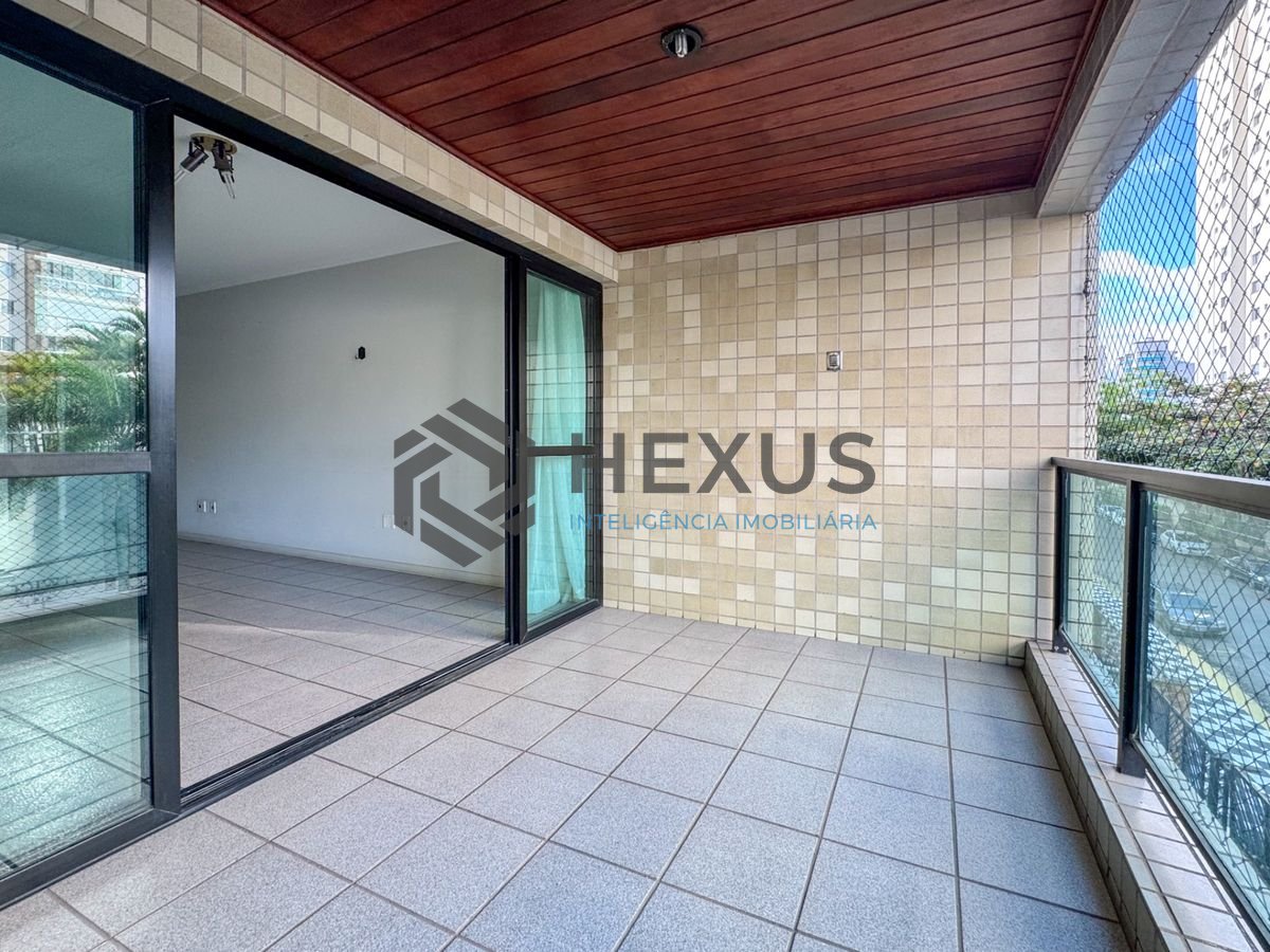 Foto 9 de Apartamento com varanda a 450m da praia no Jardim Astúrias, Guarujá