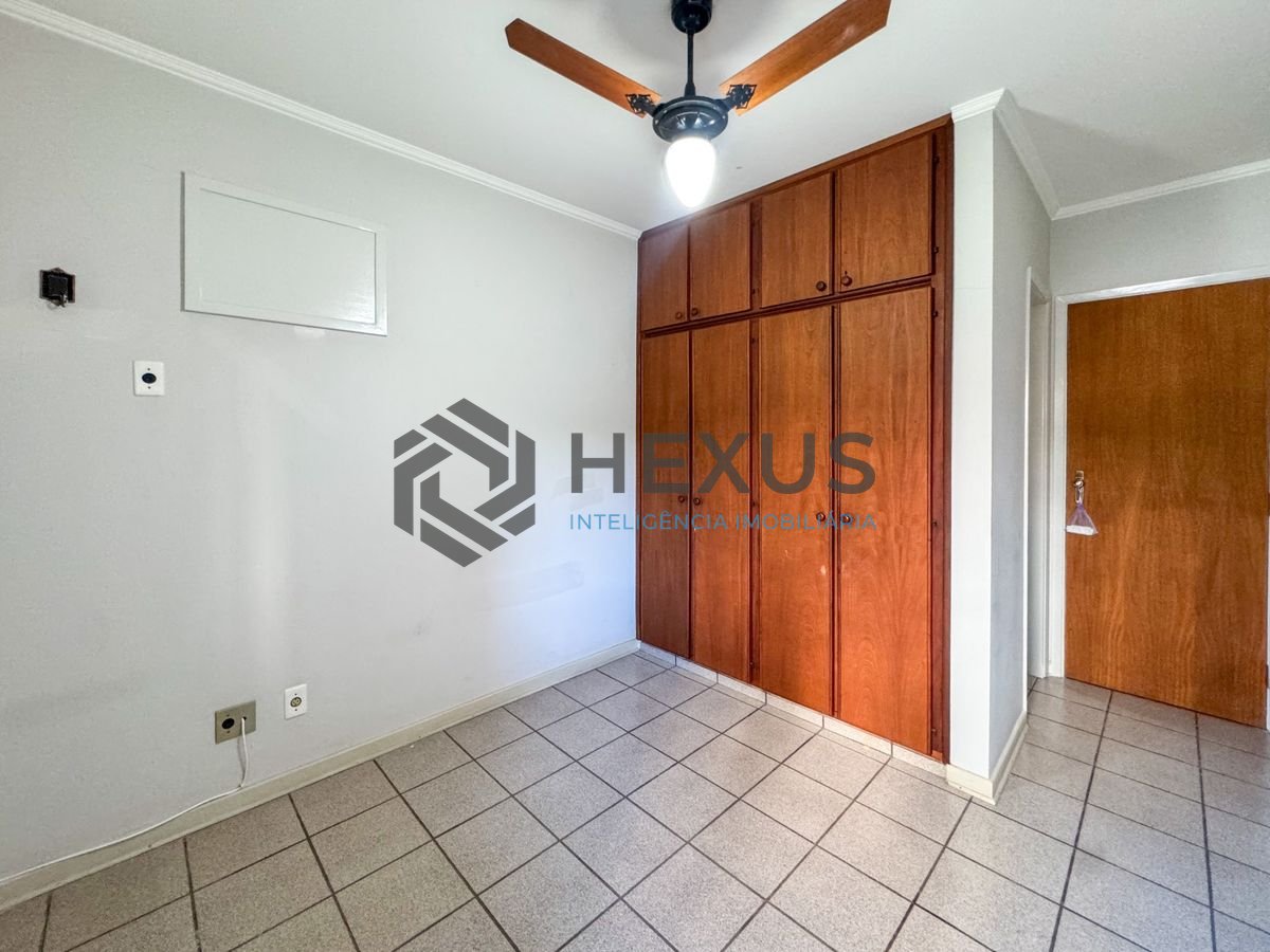 Foto 19 de Apartamento com varanda a 450m da praia no Jardim Astúrias, Guarujá