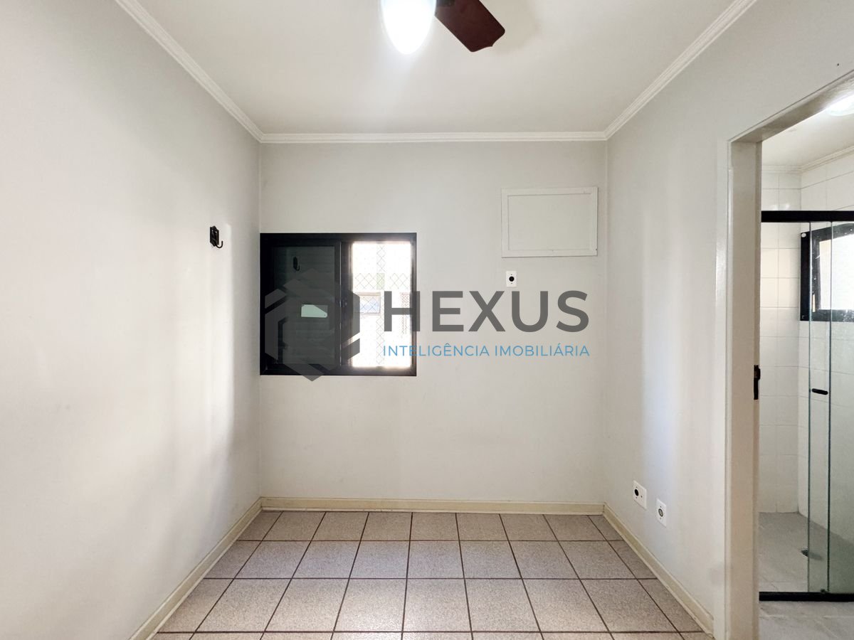 Foto 22 de Apartamento com varanda a 450m da praia no Jardim Astúrias, Guarujá