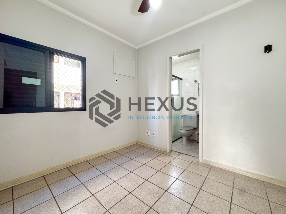 Foto 21 de Apartamento com varanda a 450m da praia no Jardim Astúrias, Guarujá