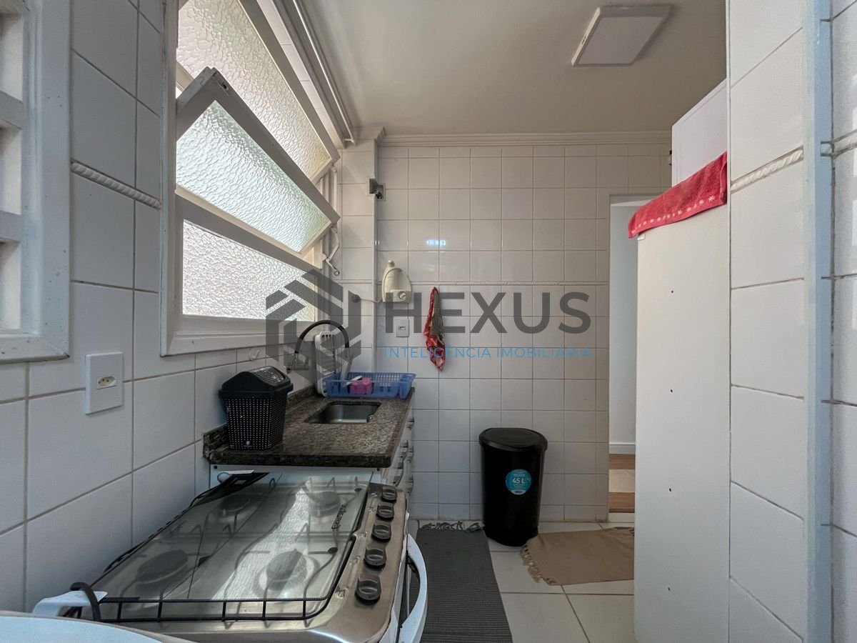 Foto 20 de Apartamento com varanda e lazer a 1 quadra da praia na região da Barra Funda nas Pitangueiras, Guarujá