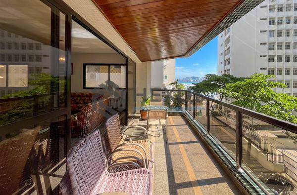 Apartamento à Venda em Pitangueiras — foto 1