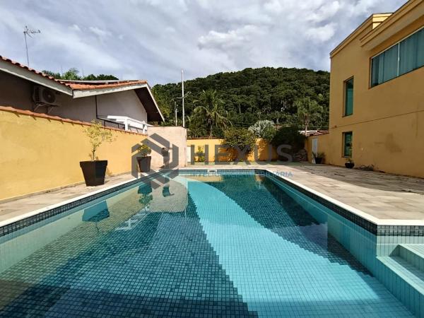 Casa à Venda em Balneario Praia do Perequê — foto 1